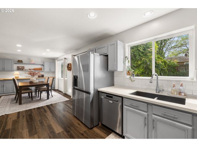 1410 Ne DEKUM St, Portland, OR 97211