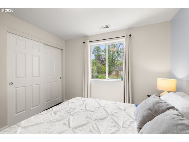 1410 Ne DEKUM St, Portland, OR 97211
