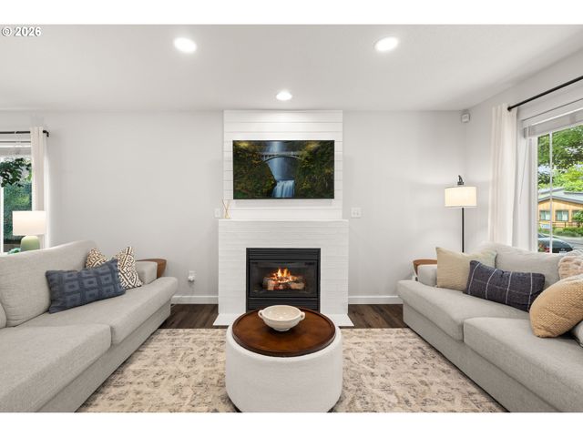 1410 Ne DEKUM St, Portland, OR 97211