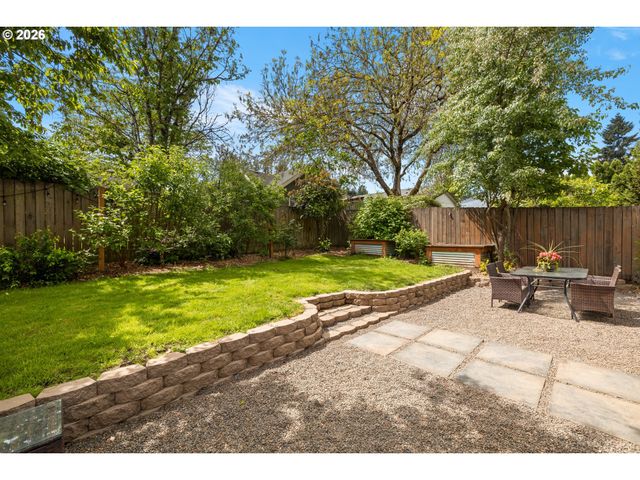 1410 Ne DEKUM St, Portland, OR 97211
