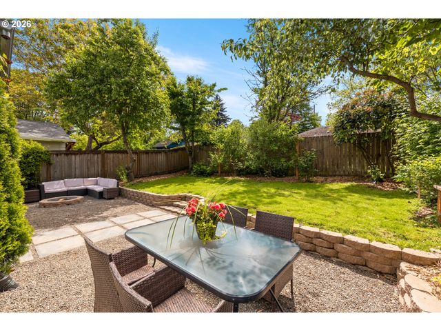 1410 Ne DEKUM St, Portland, OR 97211