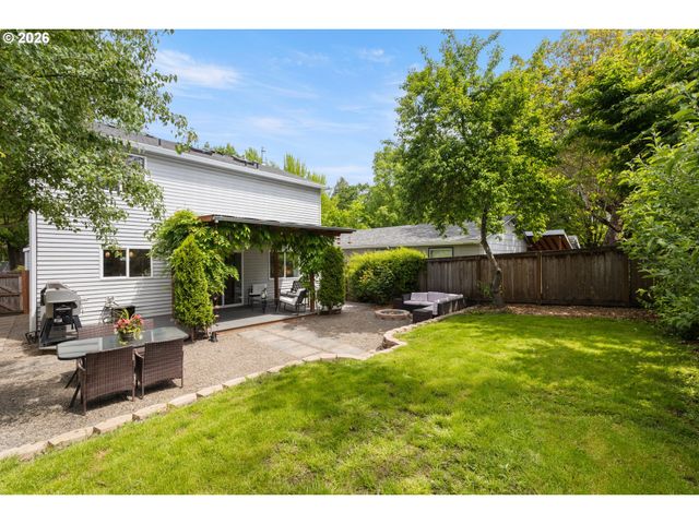 1410 Ne DEKUM St, Portland, OR 97211