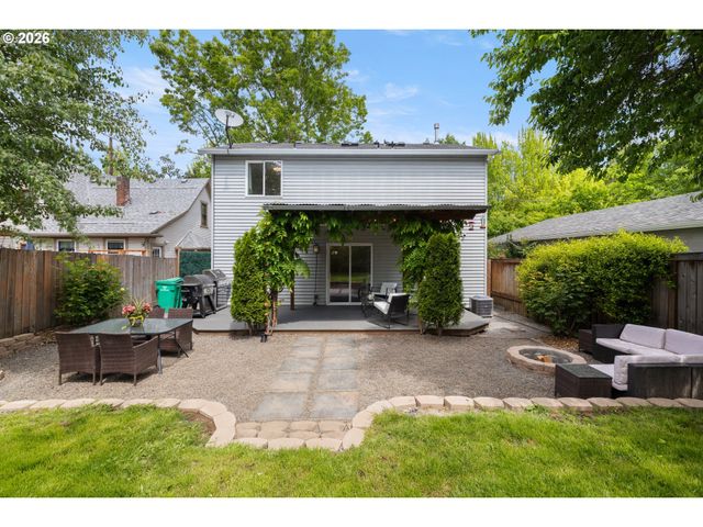 1410 Ne DEKUM St, Portland, OR 97211