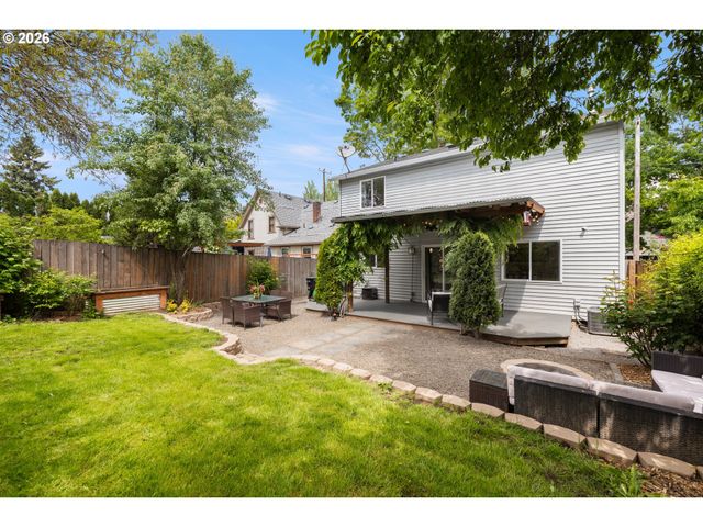 1410 Ne DEKUM St, Portland, OR 97211