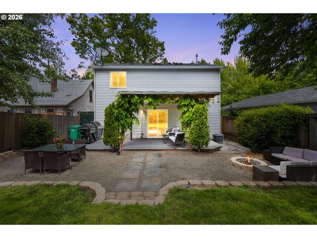 1410 Ne DEKUM St, Portland, OR 97211
