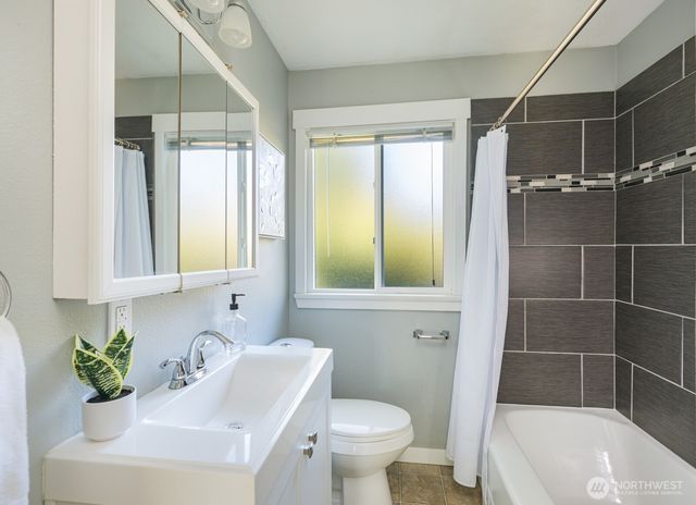 5001 N 25th Street, Tacoma, WA 98406