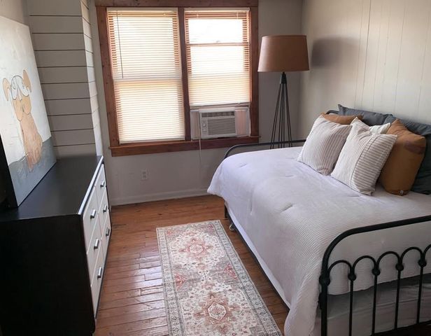 2734 S 8th Street, Kansas City, KS 66103