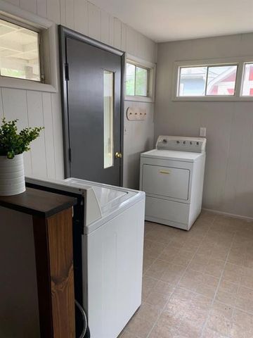 2734 S 8th Street, Kansas City, KS 66103
