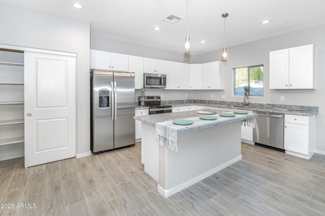 211 W ALSDORF Road, Eloy, AZ 85131