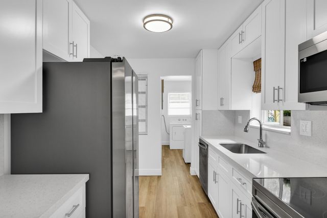 702 Sunset Drive, Lake Worth Beach, FL 33461