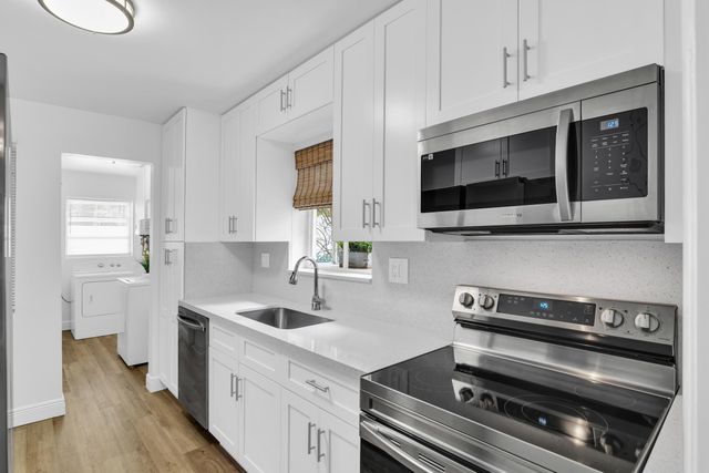 702 Sunset Drive, Lake Worth Beach, FL 33461