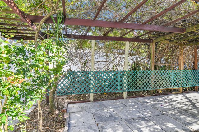 702 Sunset Drive, Lake Worth Beach, FL 33461