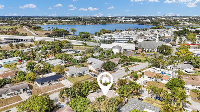 702 Sunset Drive, Lake Worth Beach, FL 33461
