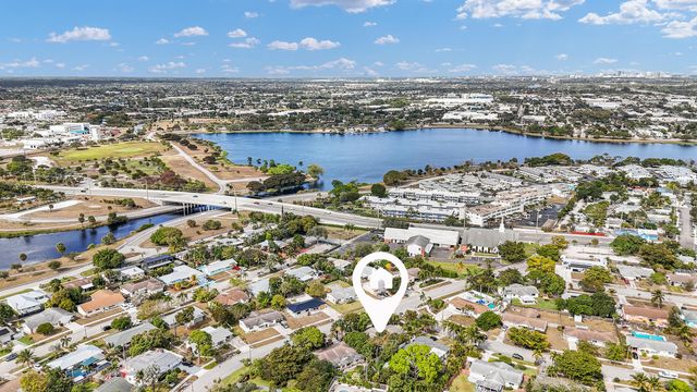 702 Sunset Drive, Lake Worth Beach, FL 33461