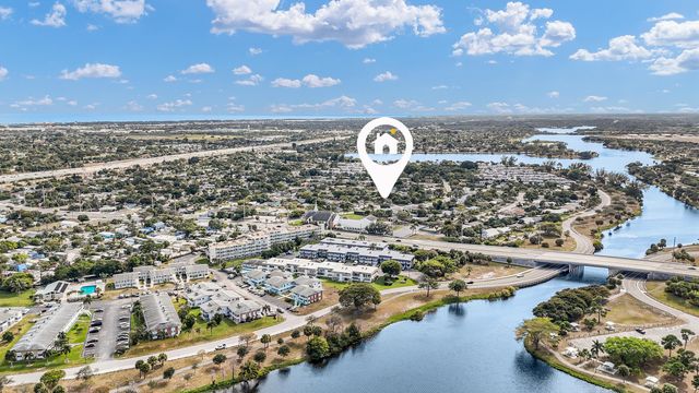 702 Sunset Drive, Lake Worth Beach, FL 33461