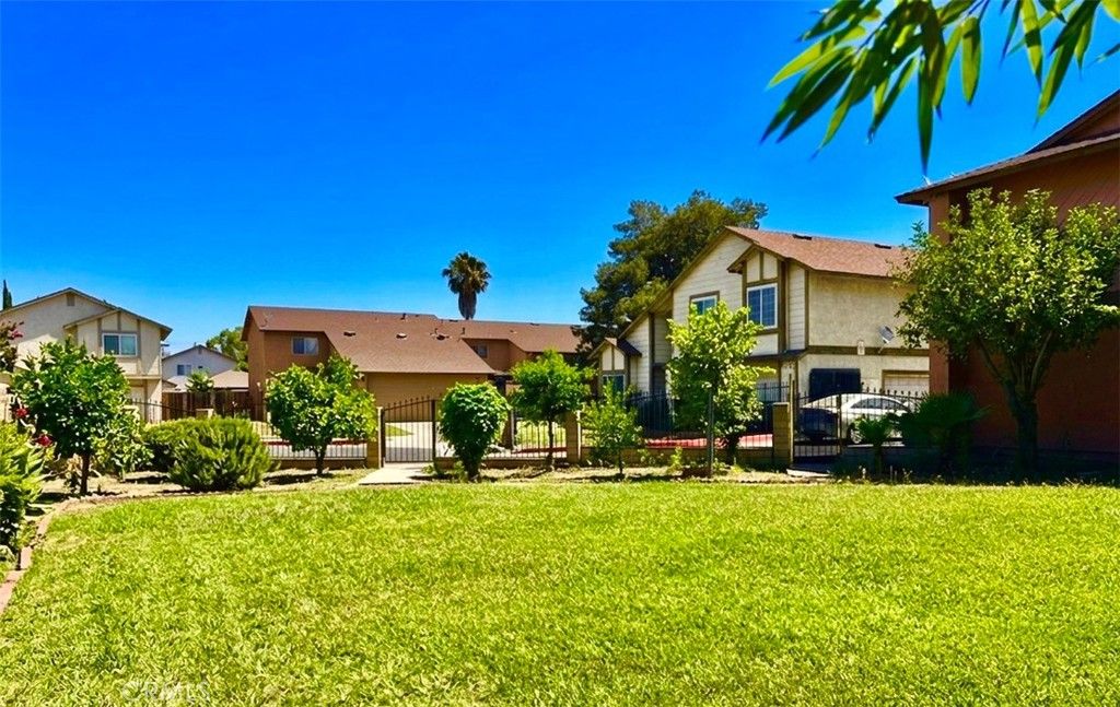126 Lassen Place D, Ontario, CA 91764