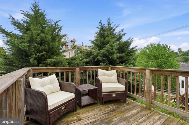 102 CEDAR AVE, Conshohocken, PA 19428