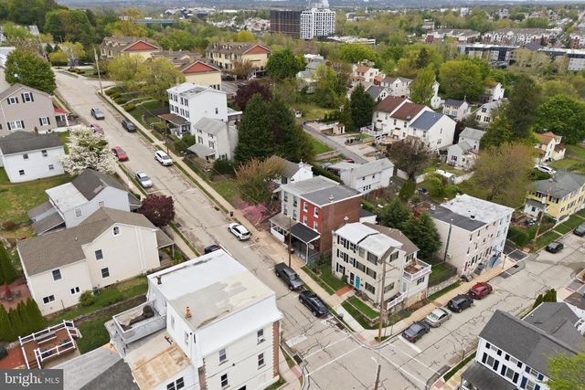 102 CEDAR AVE, Conshohocken, PA 19428