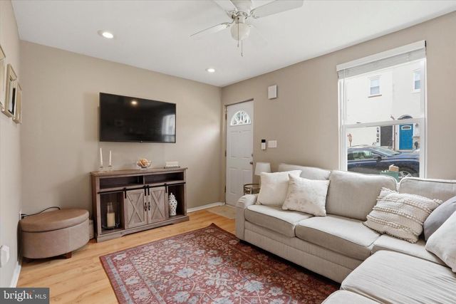 102 CEDAR AVE, Conshohocken, PA 19428