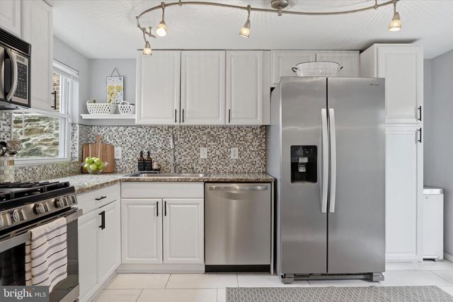 102 CEDAR AVE, Conshohocken, PA 19428