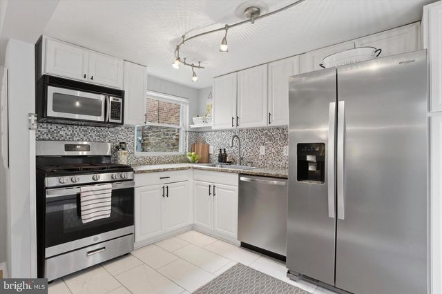 102 CEDAR AVE, Conshohocken, PA 19428