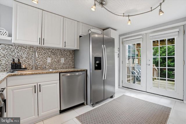 102 CEDAR AVE, Conshohocken, PA 19428