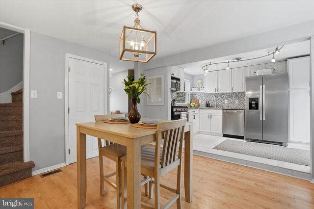 102 CEDAR AVE, Conshohocken, PA 19428