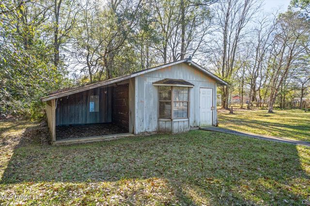 2924 Dantzler Street, Moss Point, MS 39563