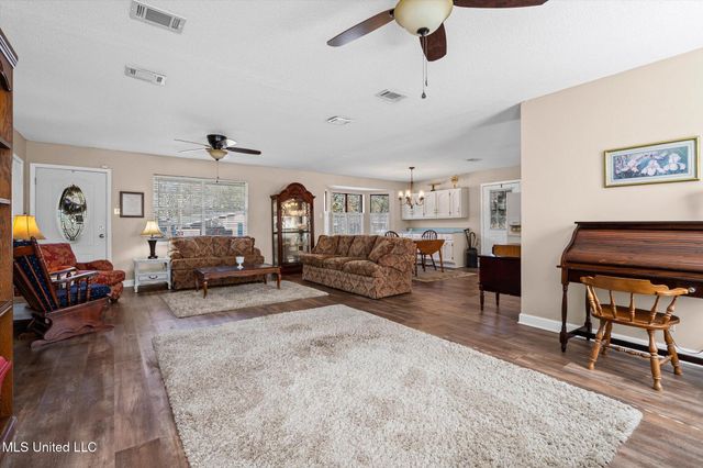 2924 Dantzler Street, Moss Point, MS 39563