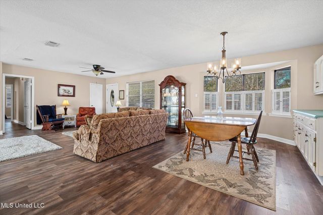 2924 Dantzler Street, Moss Point, MS 39563