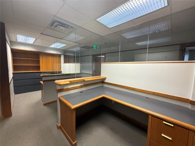 2720 1st Avenue NE 200, Cedar Rapids, IA 52402