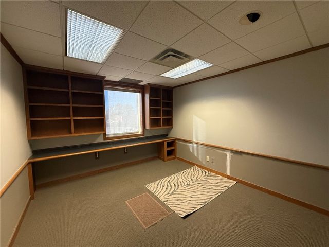 2720 1st Avenue NE 200, Cedar Rapids, IA 52402