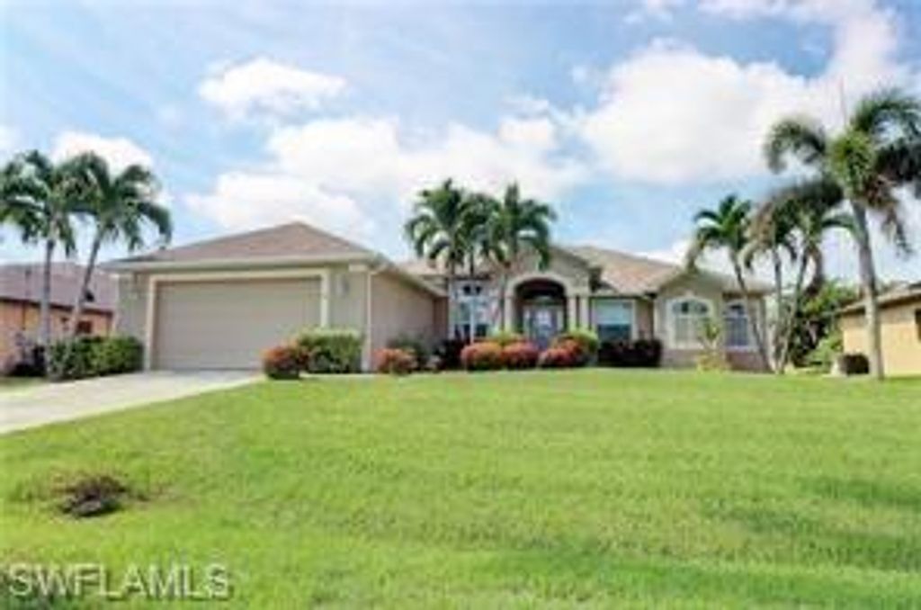 2216 SW 43rd LN, Cape Coral, FL 33914