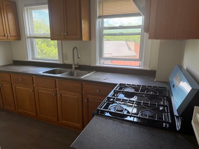 287 Grove 3, Brockton, MA 02302