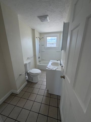 287 Grove 3, Brockton, MA 02302