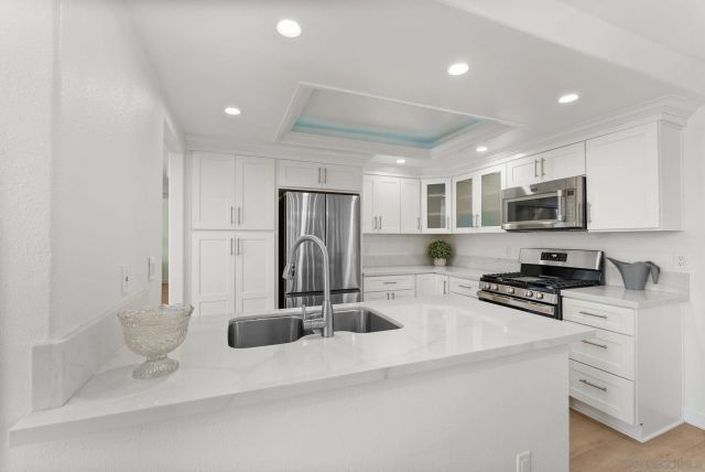 359 N Melrose Drive H, Vista, CA 92083