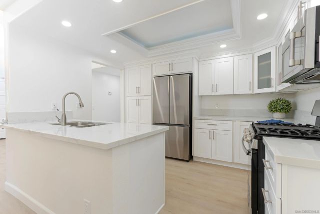 359 N Melrose Drive H, Vista, CA 92083