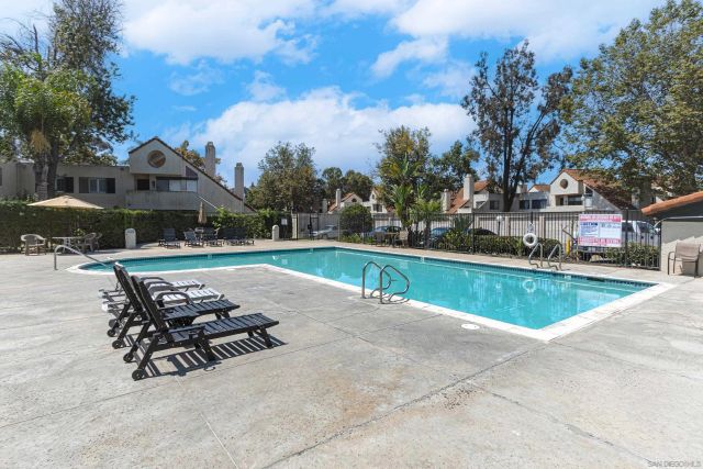 359 N Melrose Drive H, Vista, CA 92083