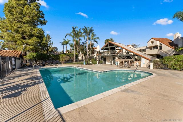 359 N Melrose Drive H, Vista, CA 92083