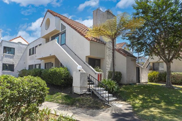 359 N Melrose Drive H, Vista, CA 92083
