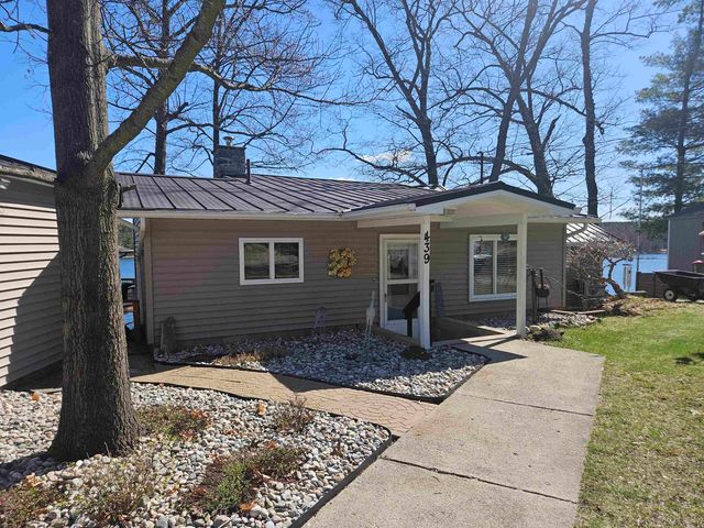 439 S Lake Street, Harrison, MI 48625