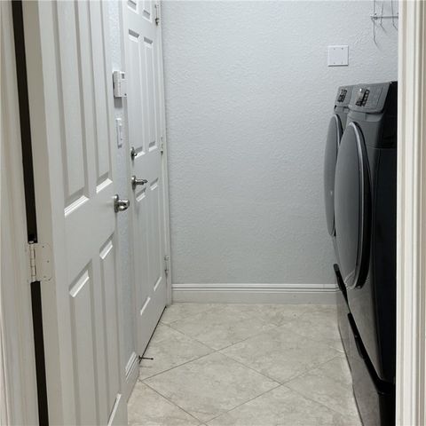 1951 Grey Falcon Circle SW, Vero Beach, FL 32962