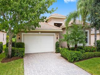 1951 Grey Falcon Circle SW, Vero Beach, FL 32962