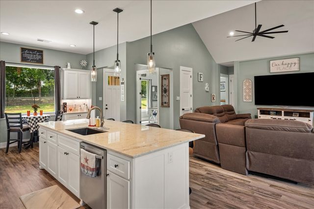 381 County Road 4945, Leonard, TX 75452