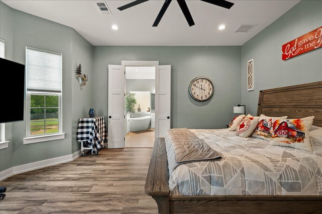 381 County Road 4945, Leonard, TX 75452