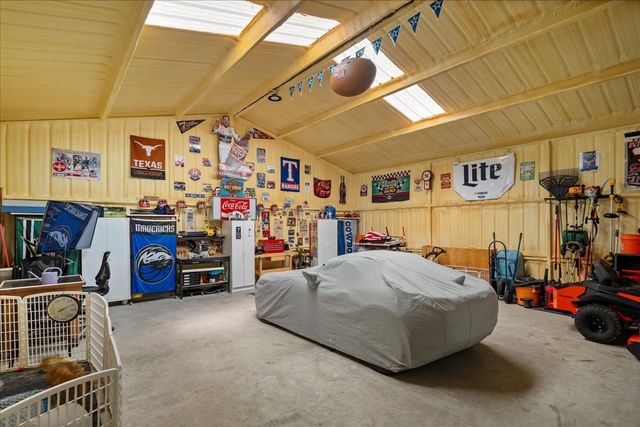 381 County Road 4945, Leonard, TX 75452