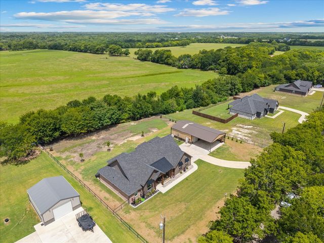 381 County Road 4945, Leonard, TX 75452