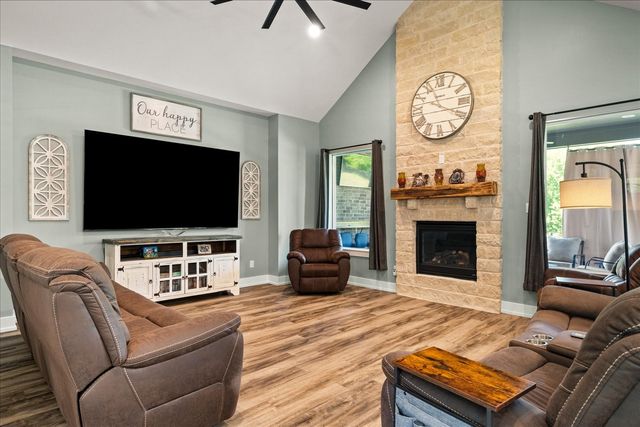 381 County Road 4945, Leonard, TX 75452