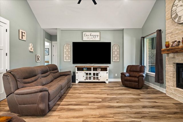 381 County Road 4945, Leonard, TX 75452