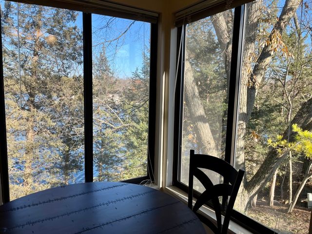 33 Shoreline Road B, Lake Barrington, IL 60010